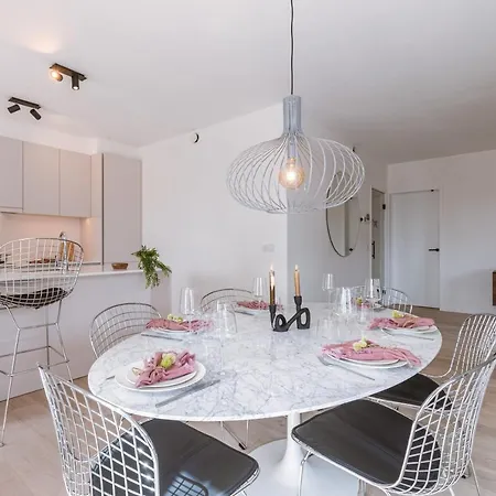 Huswell - Beautifully Decorated With Sunny Terrace Oostende